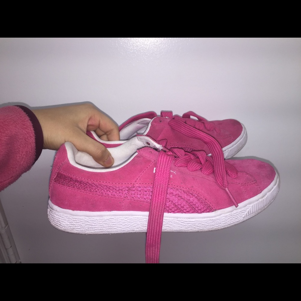 Pink puma lowtop sneakers